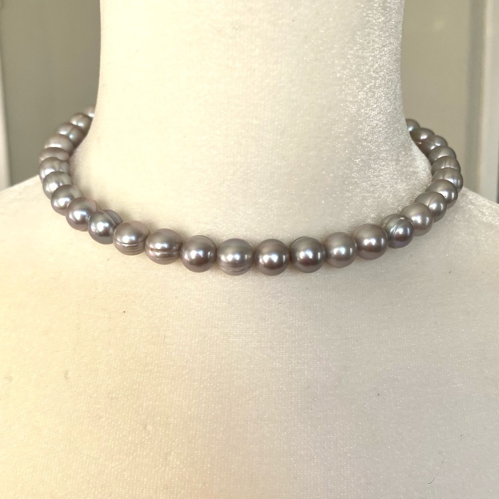 Fun “pearl” Choker